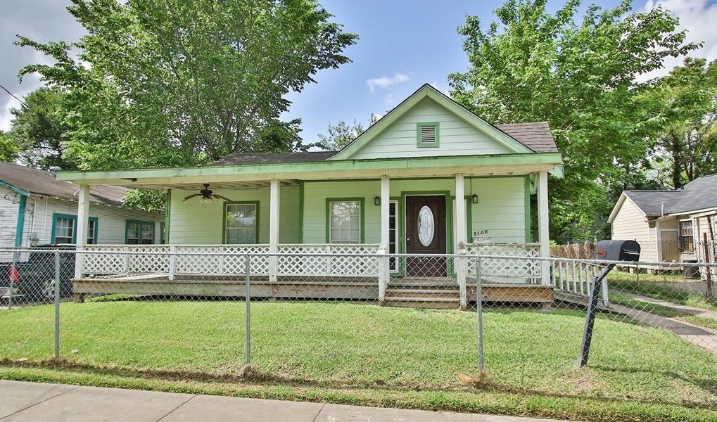 before image of the houston home remodeling project by sydy remodeling